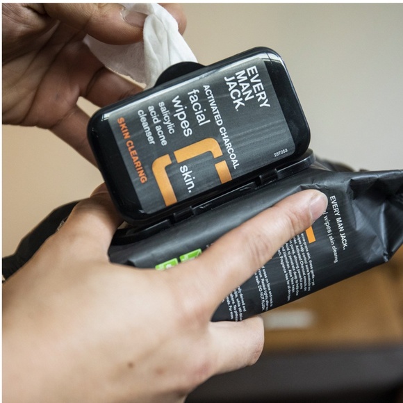 Every Man Jack Activated Charcoal Oil Defense Facial Wipes for Men, 30-ct - Picture 2 of 6